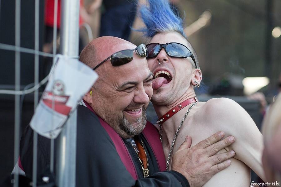 Tři sestry slavili 34 let. Punkovou jízdu na Braníku s nimi rozjeli Plexis, SPS nebo Cock Sparrer