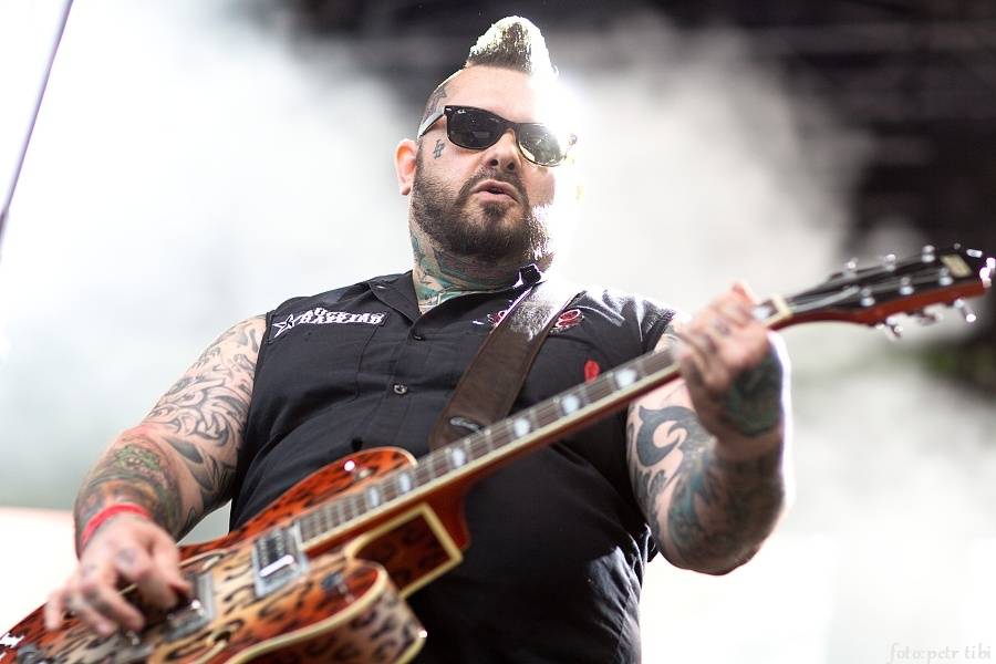 Tři sestry slavili 34 let. Punkovou jízdu na Braníku s nimi rozjeli Plexis, SPS nebo Cock Sparrer