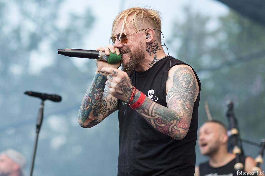 Tři sestry slavili 34 let. Punkovou jízdu na Braníku s nimi rozjeli Plexis, SPS nebo Cock Sparrer