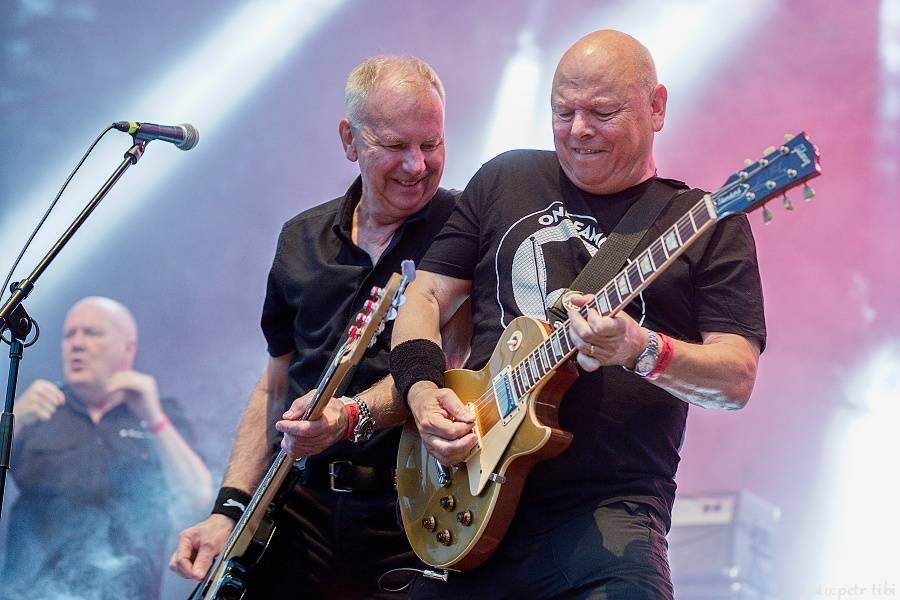 Tři sestry slavili 34 let. Punkovou jízdu na Braníku s nimi rozjeli Plexis, SPS nebo Cock Sparrer