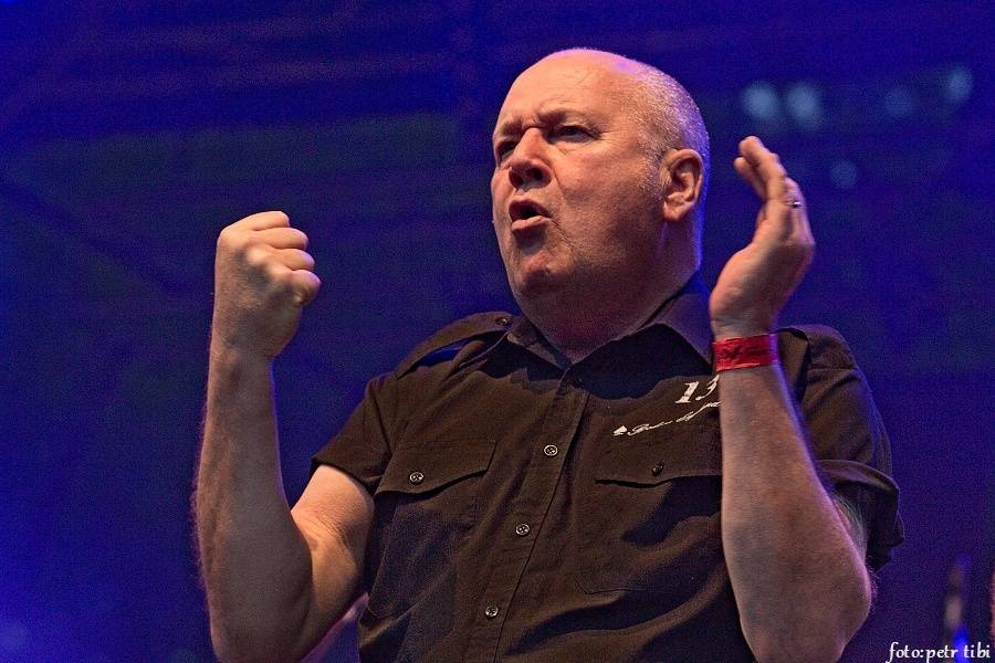 Tři sestry slavili 34 let. Punkovou jízdu na Braníku s nimi rozjeli Plexis, SPS nebo Cock Sparrer