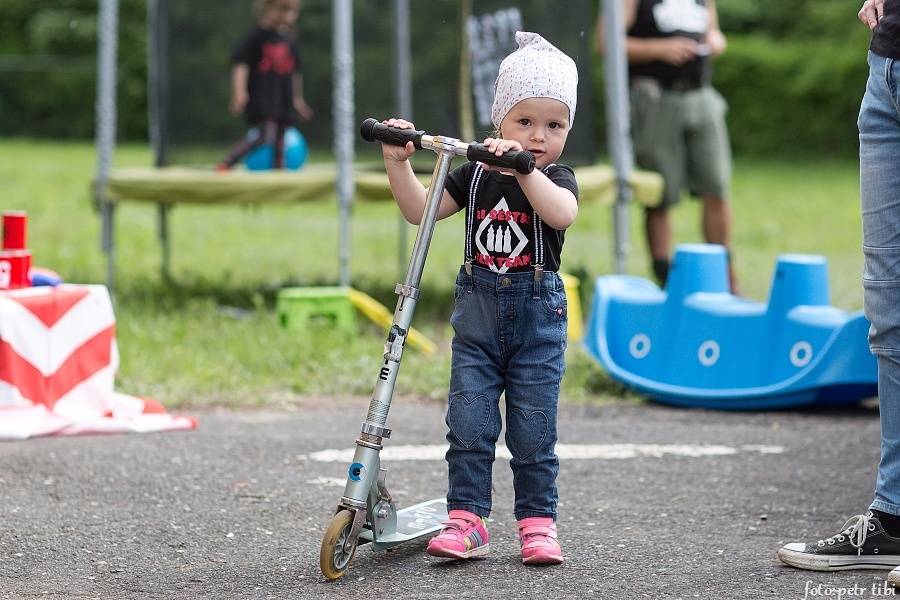 Tři sestry slavili 34 let. Punkovou jízdu na Braníku s nimi rozjeli Plexis, SPS nebo Cock Sparrer