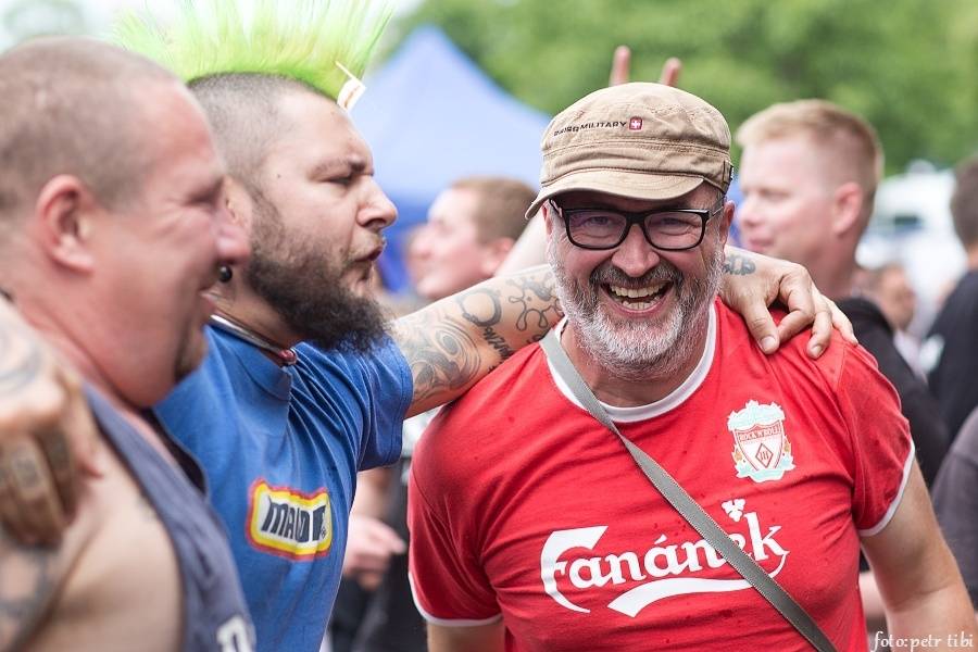 Tři sestry slavili 34 let. Punkovou jízdu na Braníku s nimi rozjeli Plexis, SPS nebo Cock Sparrer