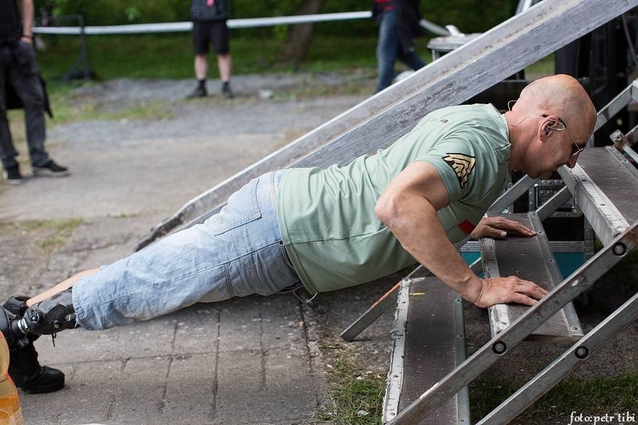 Tři sestry slavili 34 let. Punkovou jízdu na Braníku s nimi rozjeli Plexis, SPS nebo Cock Sparrer