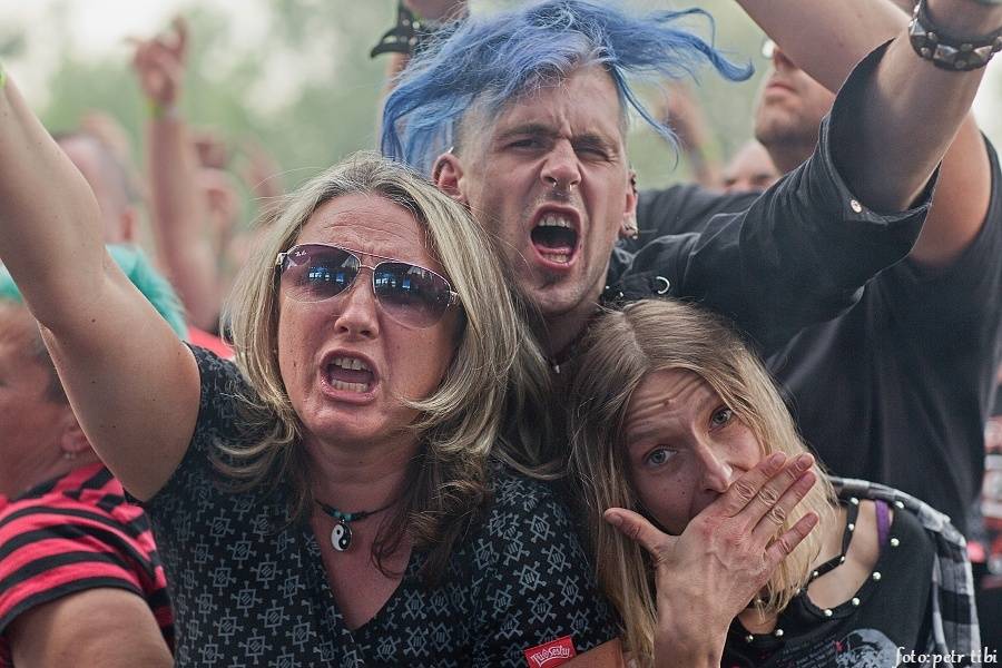 Tři sestry slavili 34 let. Punkovou jízdu na Braníku s nimi rozjeli Plexis, SPS nebo Cock Sparrer