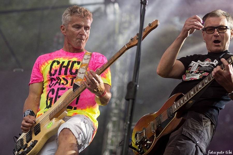 Tři sestry slavili 34 let. Punkovou jízdu na Braníku s nimi rozjeli Plexis, SPS nebo Cock Sparrer