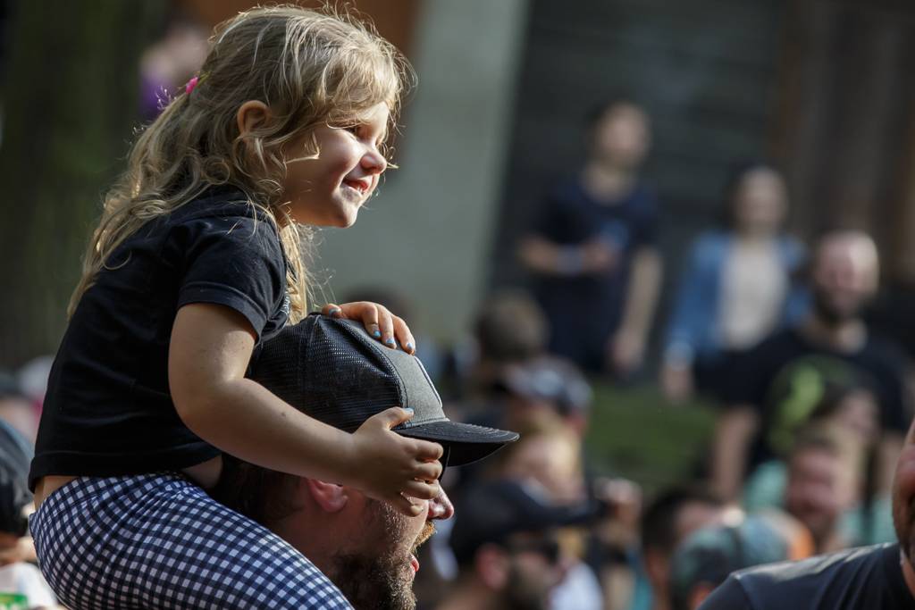 Rockový slunovrat rozpálil Řevnice. V první den vystoupili Gaia Mesiah, Prago Union i Sto zvířat