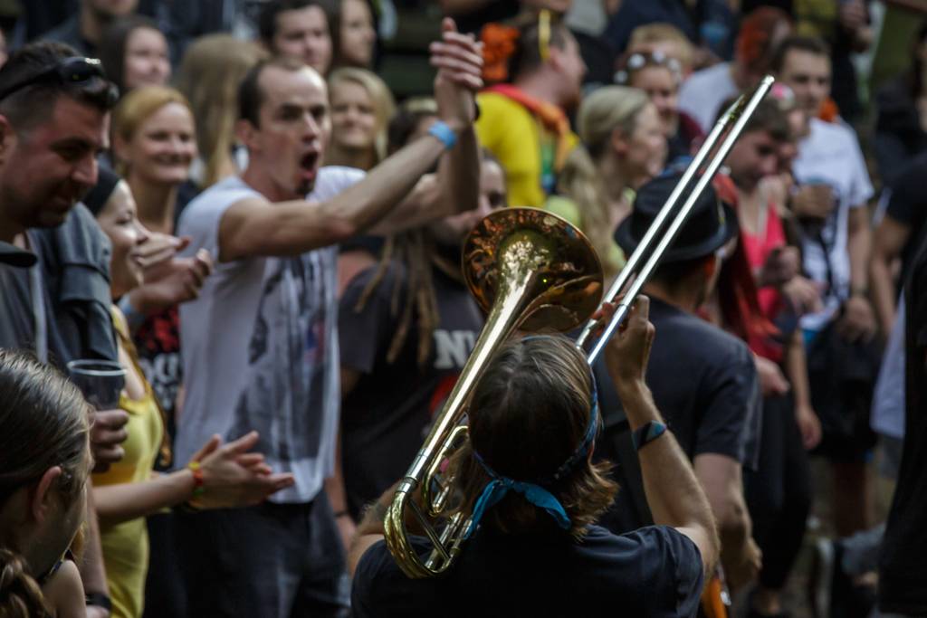 Rockový slunovrat rozpálil Řevnice. V první den vystoupili Gaia Mesiah, Prago Union i Sto zvířat