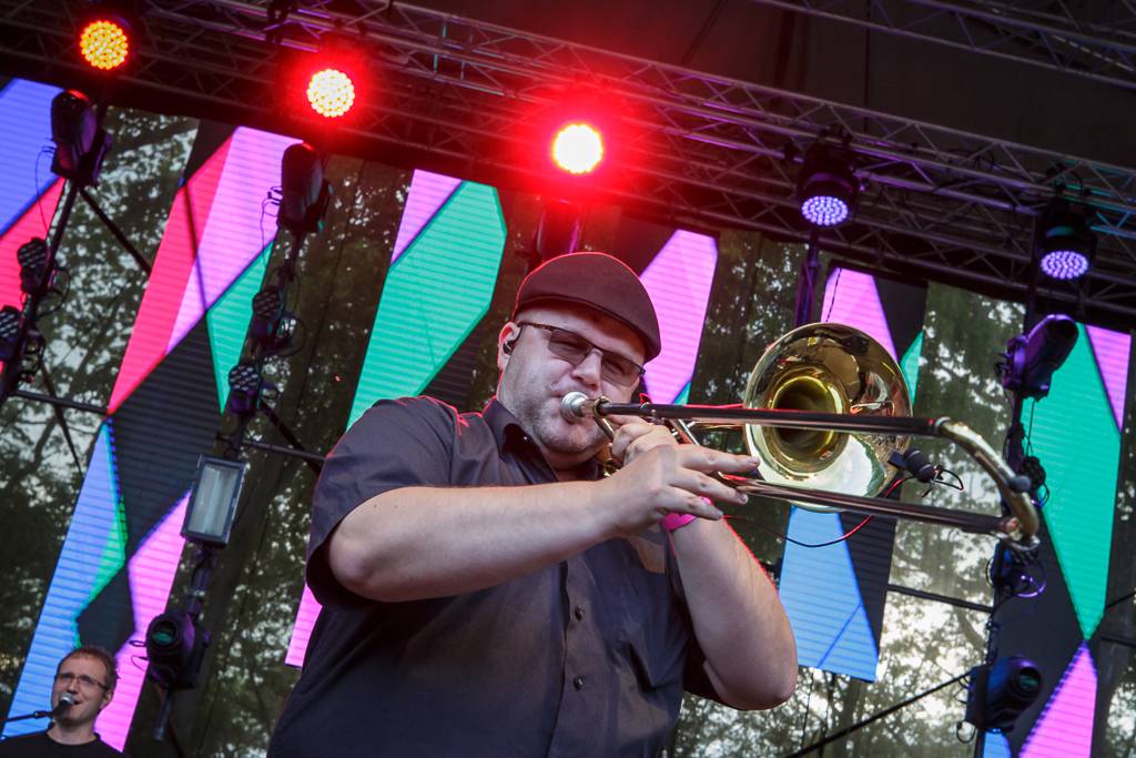 Rockový slunovrat rozpálil Řevnice. V první den vystoupili Gaia Mesiah, Prago Union i Sto zvířat