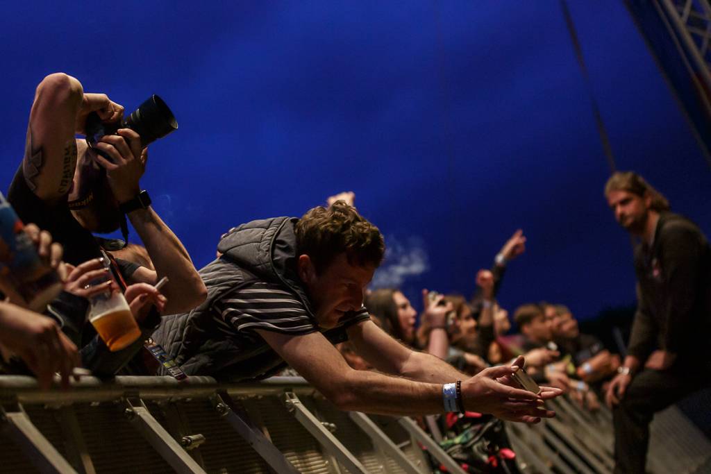 Rockový slunovrat rozpálil Řevnice. V první den vystoupili Gaia Mesiah, Prago Union i Sto zvířat