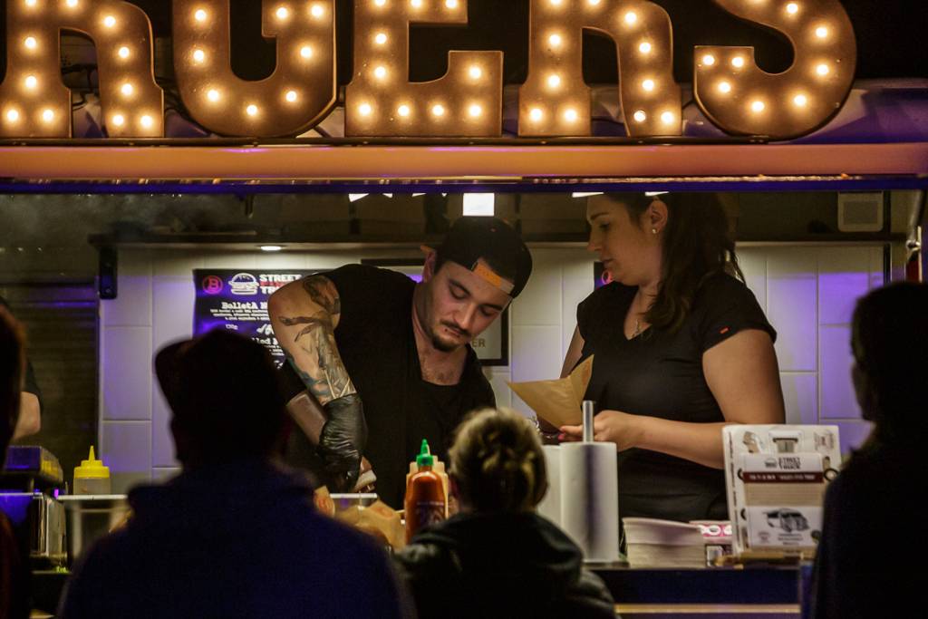 Rockový slunovrat rozpálil Řevnice. V první den vystoupili Gaia Mesiah, Prago Union i Sto zvířat