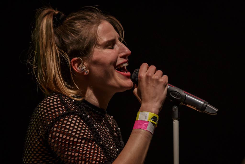 Rockový slunovrat rozpálil Řevnice. V první den vystoupili Gaia Mesiah, Prago Union i Sto zvířat