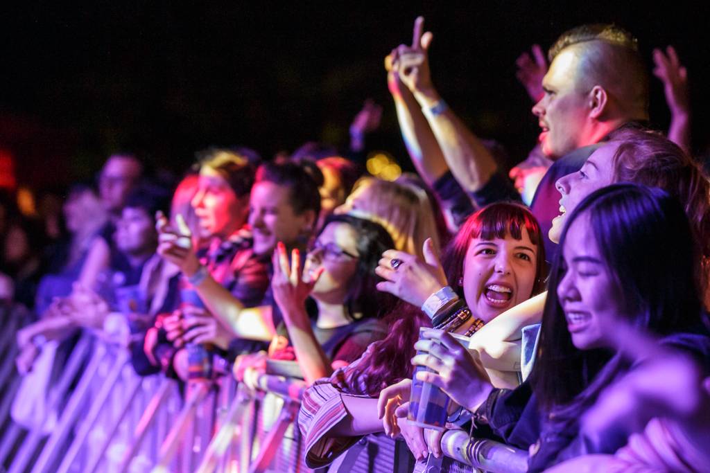 Rockový slunovrat rozpálil Řevnice. V první den vystoupili Gaia Mesiah, Prago Union i Sto zvířat