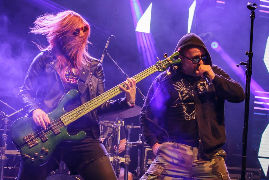 Rockový slunovrat rozpálil Řevnice. V první den vystoupili Gaia Mesiah, Prago Union i Sto zvířat