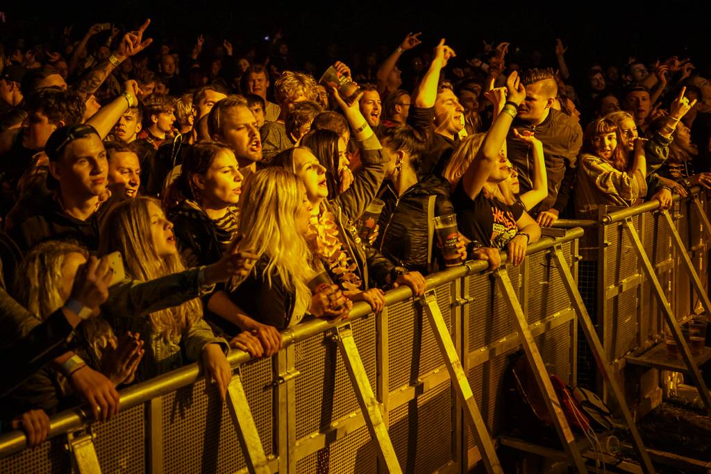 Rockový slunovrat rozpálil Řevnice. V první den vystoupili Gaia Mesiah, Prago Union i Sto zvířat