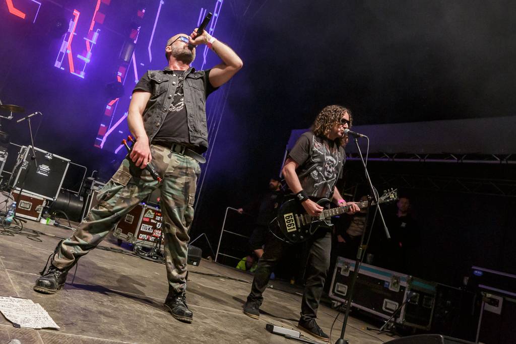 Rockový slunovrat rozpálil Řevnice. V první den vystoupili Gaia Mesiah, Prago Union i Sto zvířat