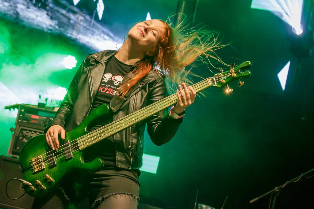 Rockový slunovrat rozpálil Řevnice. V první den vystoupili Gaia Mesiah, Prago Union i Sto zvířat