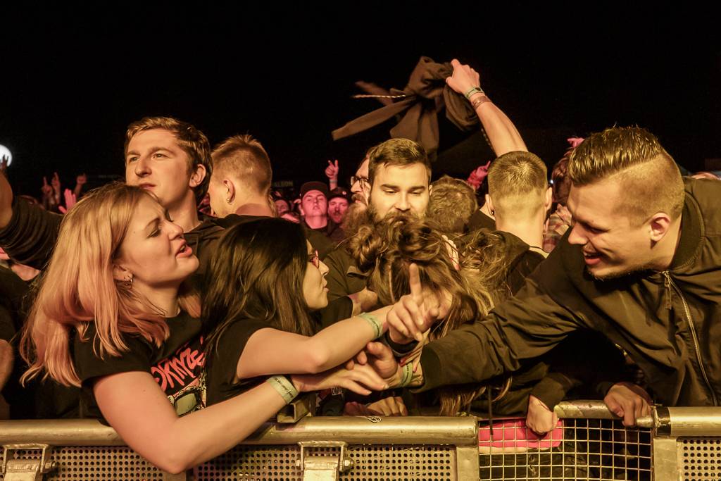 Rockový slunovrat rozpálil Řevnice. V první den vystoupili Gaia Mesiah, Prago Union i Sto zvířat