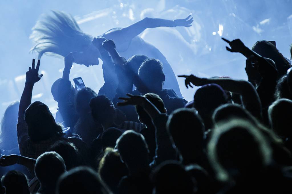 Rockový slunovrat rozpálil Řevnice. V první den vystoupili Gaia Mesiah, Prago Union i Sto zvířat