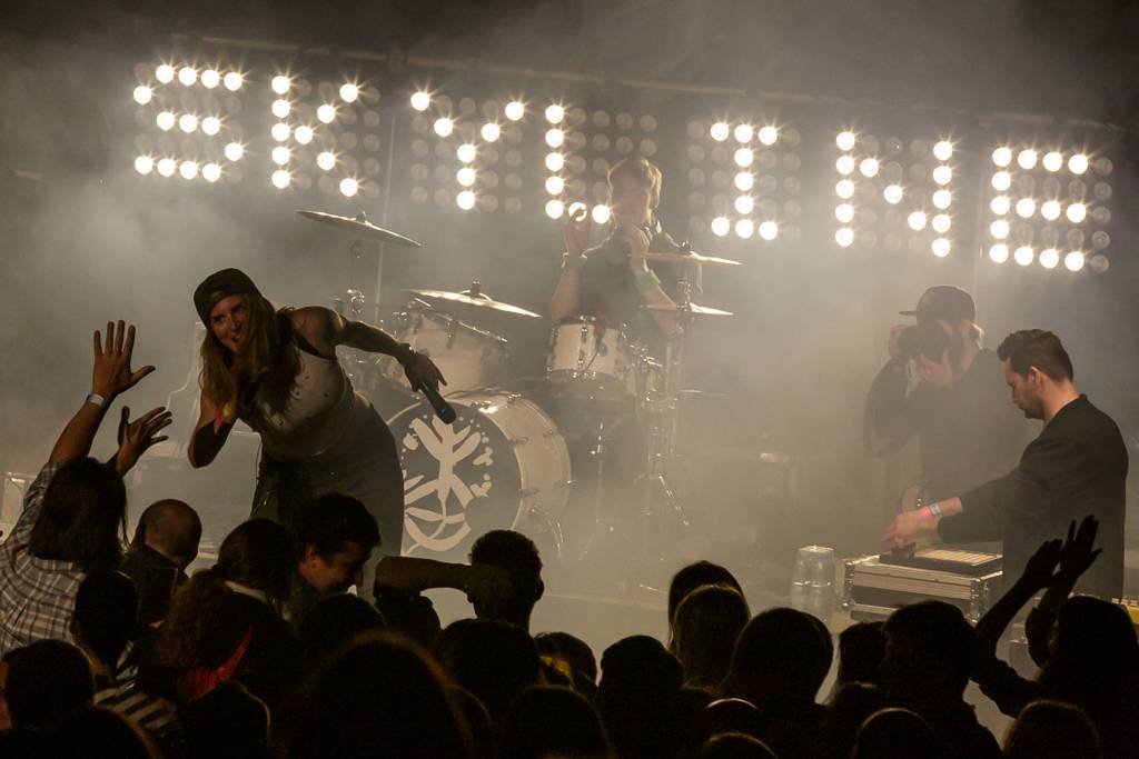 Rockový slunovrat rozpálil Řevnice. V první den vystoupili Gaia Mesiah, Prago Union i Sto zvířat