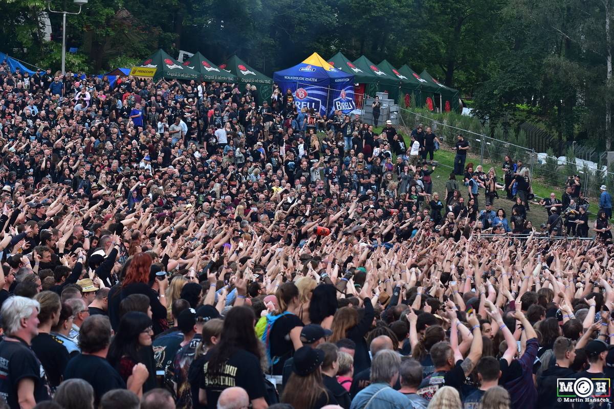Metalisté dorazili do Plzně. Hvězdami prvního dne Metalfestu byli Powerwolf nebo Hammerfall
