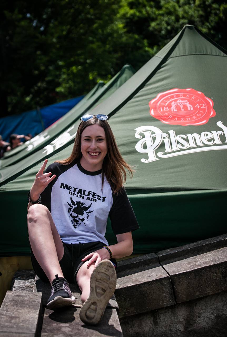 První den vyprodaného Metalfestu. Vystoupily kapely Hammerfall, Powerwolf, Amorphis, Axxis i česká ikona Törr