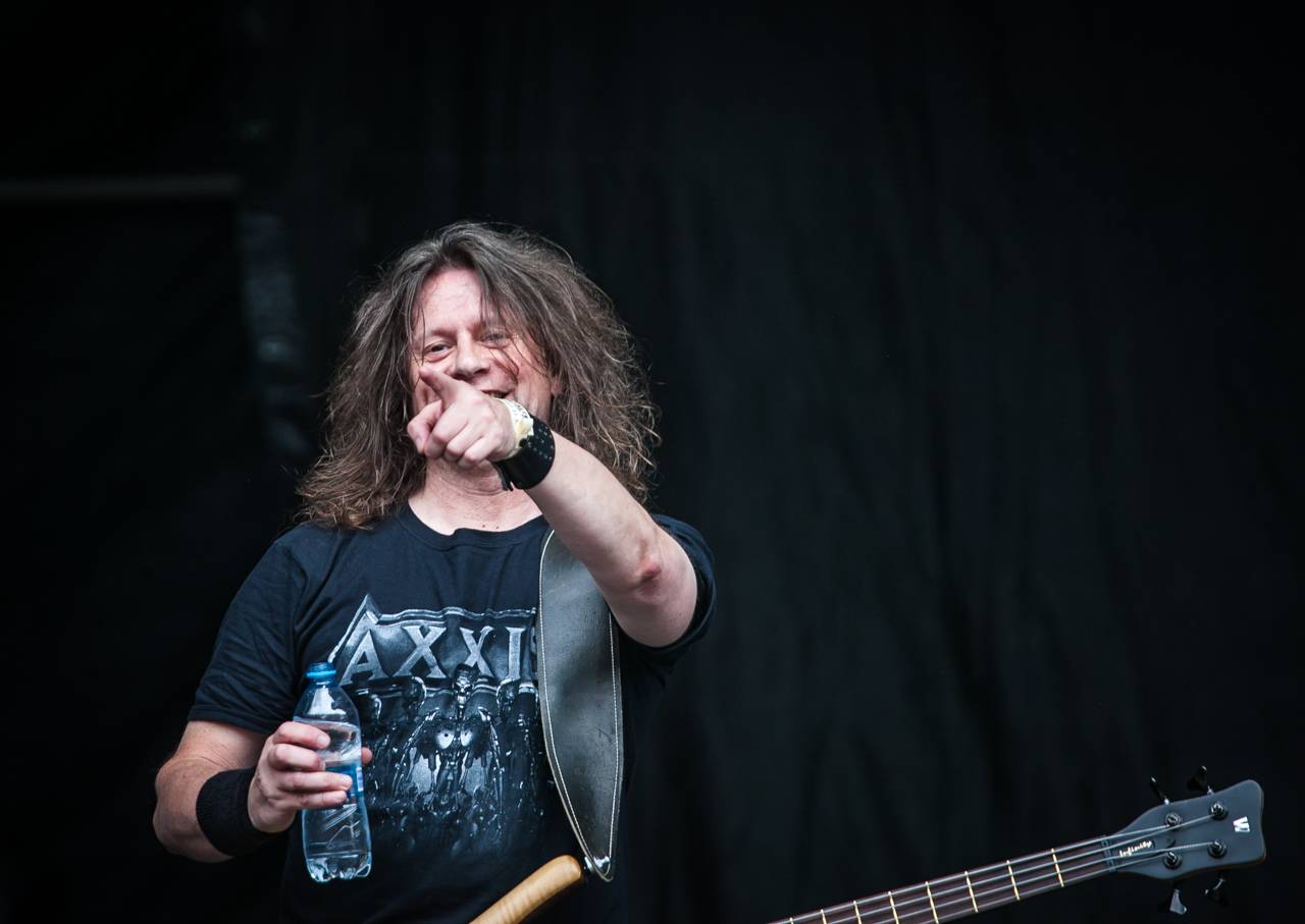 První den vyprodaného Metalfestu. Vystoupily kapely Hammerfall, Powerwolf, Amorphis, Axxis i česká ikona Törr