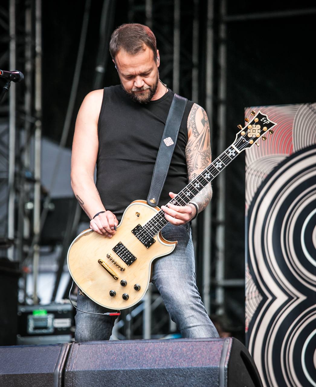 První den vyprodaného Metalfestu. Vystoupily kapely Hammerfall, Powerwolf, Amorphis, Axxis i česká ikona Törr