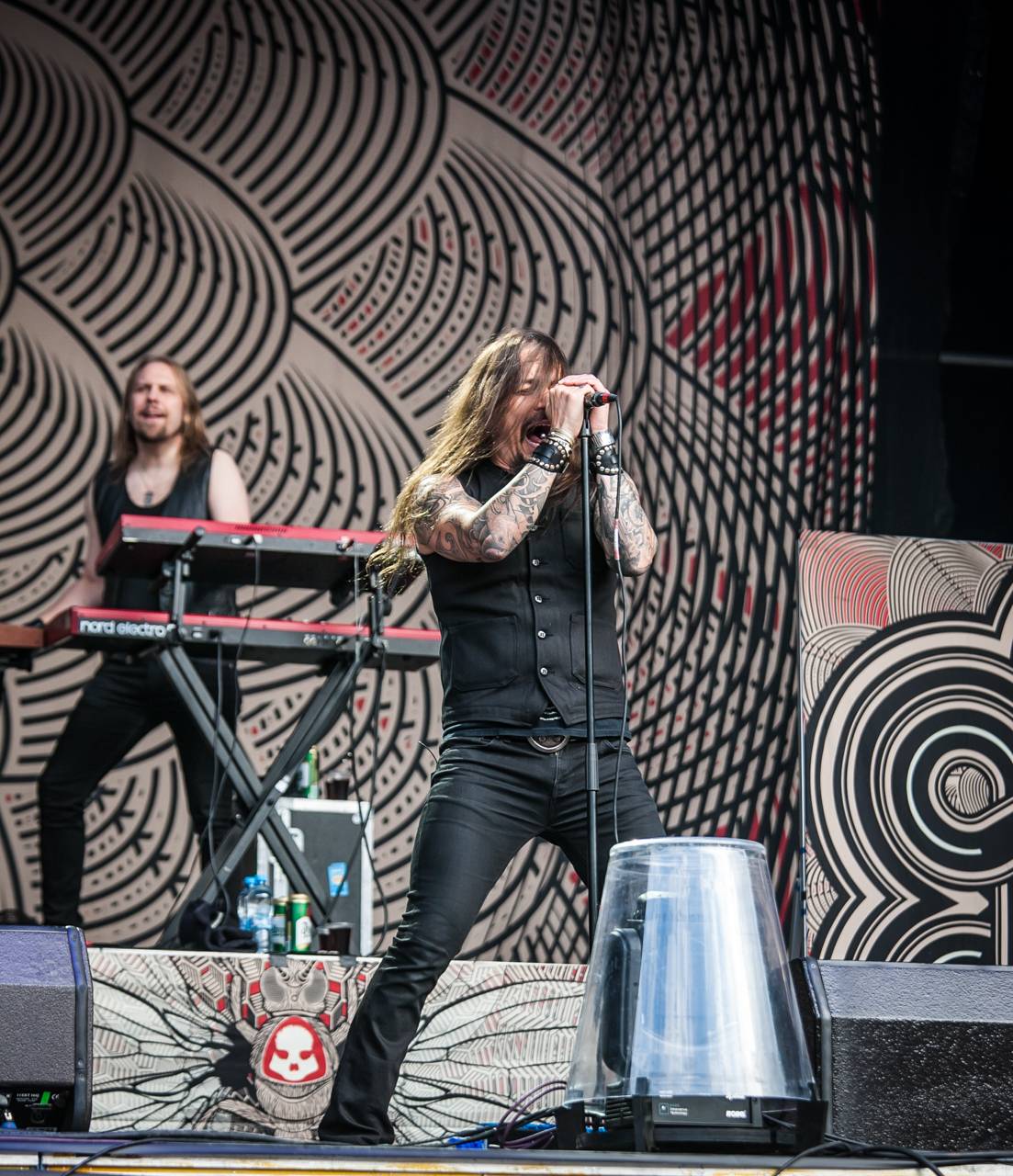 První den vyprodaného Metalfestu. Vystoupily kapely Hammerfall, Powerwolf, Amorphis, Axxis i česká ikona Törr