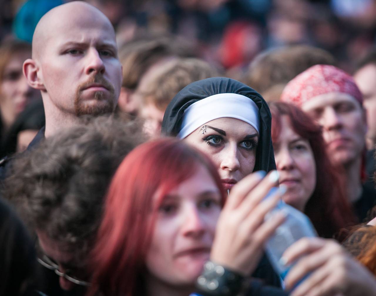 První den vyprodaného Metalfestu. Vystoupily kapely Hammerfall, Powerwolf, Amorphis, Axxis i česká ikona Törr