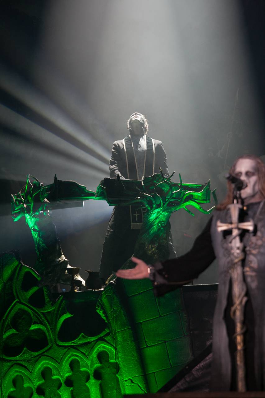 První den vyprodaného Metalfestu. Vystoupily kapely Hammerfall, Powerwolf, Amorphis, Axxis i česká ikona Törr