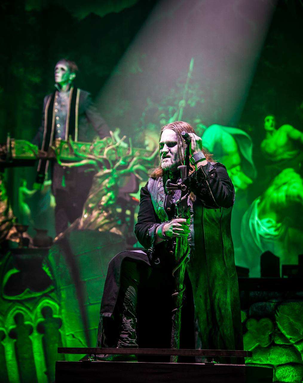 První den vyprodaného Metalfestu. Vystoupily kapely Hammerfall, Powerwolf, Amorphis, Axxis i česká ikona Törr