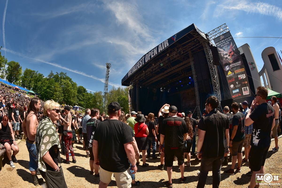 Metalfest v Plzni gradoval za pekelného počasí. Zahráli Arch Enemy, Almanac i Korpiklaani