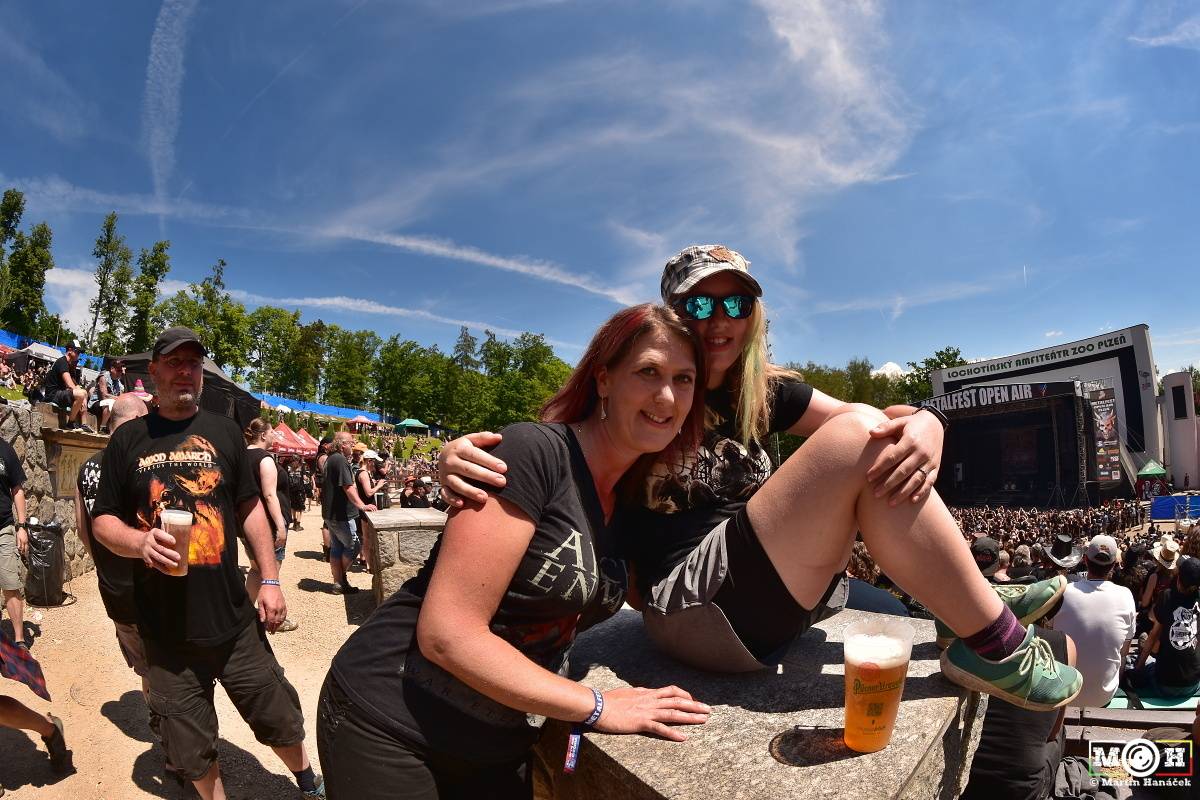 Metalfest v Plzni gradoval za pekelného počasí. Zahráli Arch Enemy, Almanac i Korpiklaani