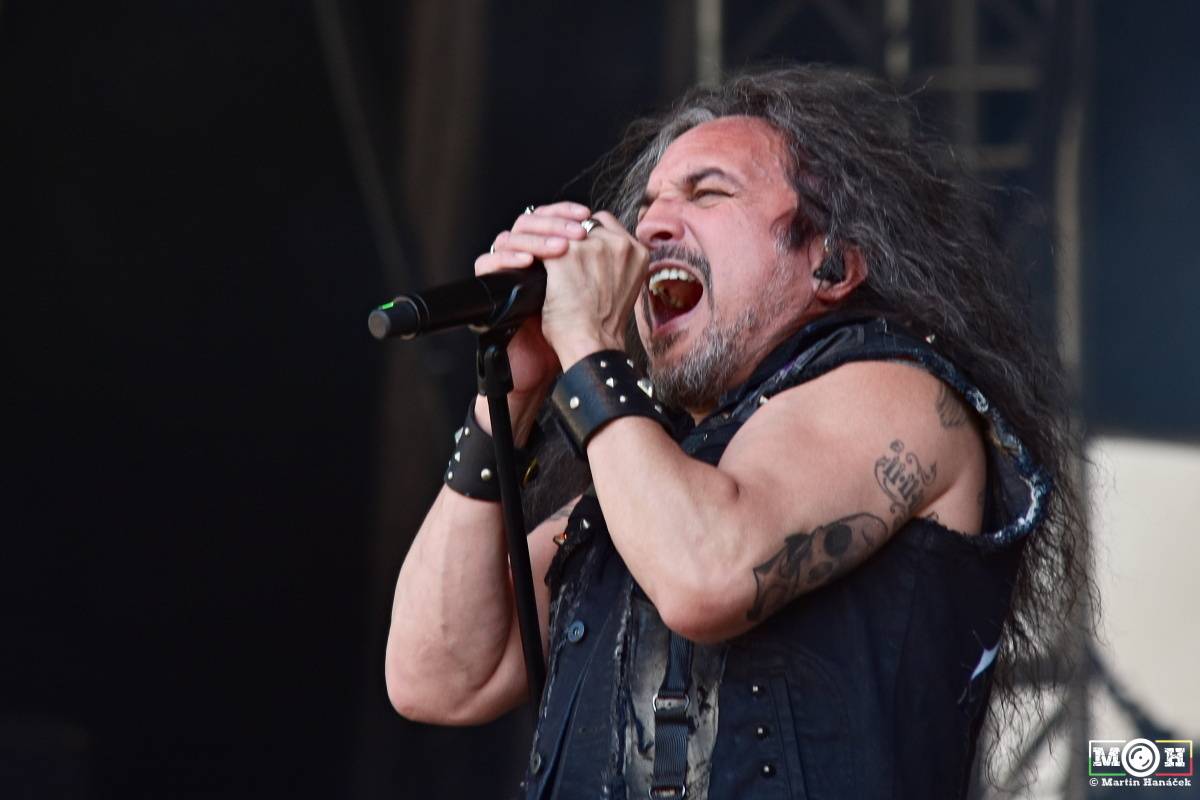 Metalfest v Plzni gradoval za pekelného počasí. Zahráli Arch Enemy, Almanac i Korpiklaani