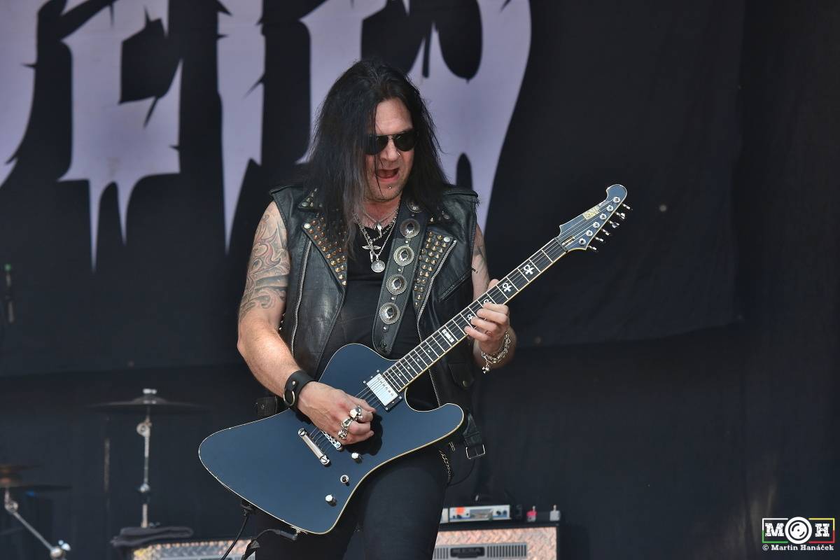 Metalfest v Plzni gradoval za pekelného počasí. Zahráli Arch Enemy, Almanac i Korpiklaani