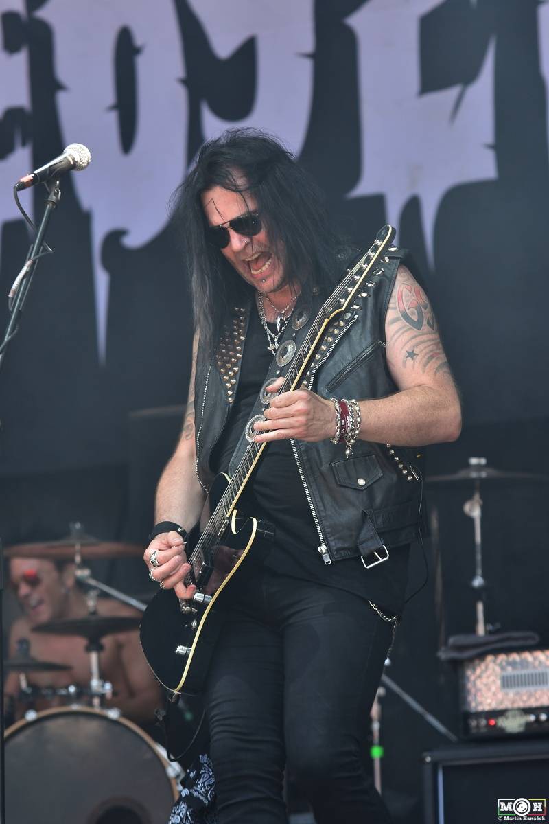 Metalfest v Plzni gradoval za pekelného počasí. Zahráli Arch Enemy, Almanac i Korpiklaani