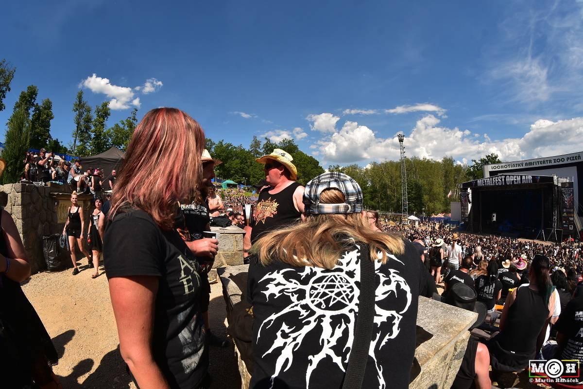 Metalfest v Plzni gradoval za pekelného počasí. Zahráli Arch Enemy, Almanac i Korpiklaani