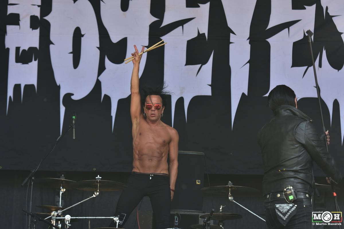 Metalfest v Plzni gradoval za pekelného počasí. Zahráli Arch Enemy, Almanac i Korpiklaani