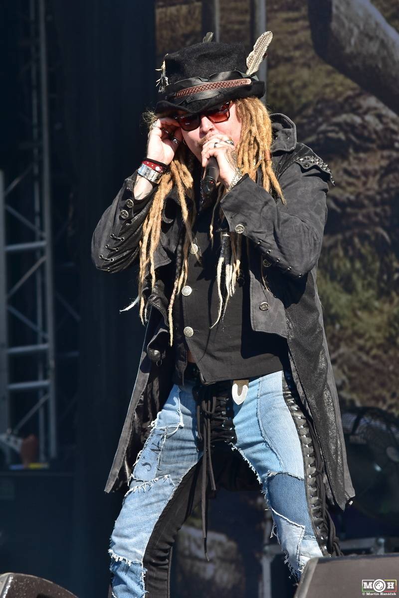 Metalfest v Plzni gradoval za pekelného počasí. Zahráli Arch Enemy, Almanac i Korpiklaani