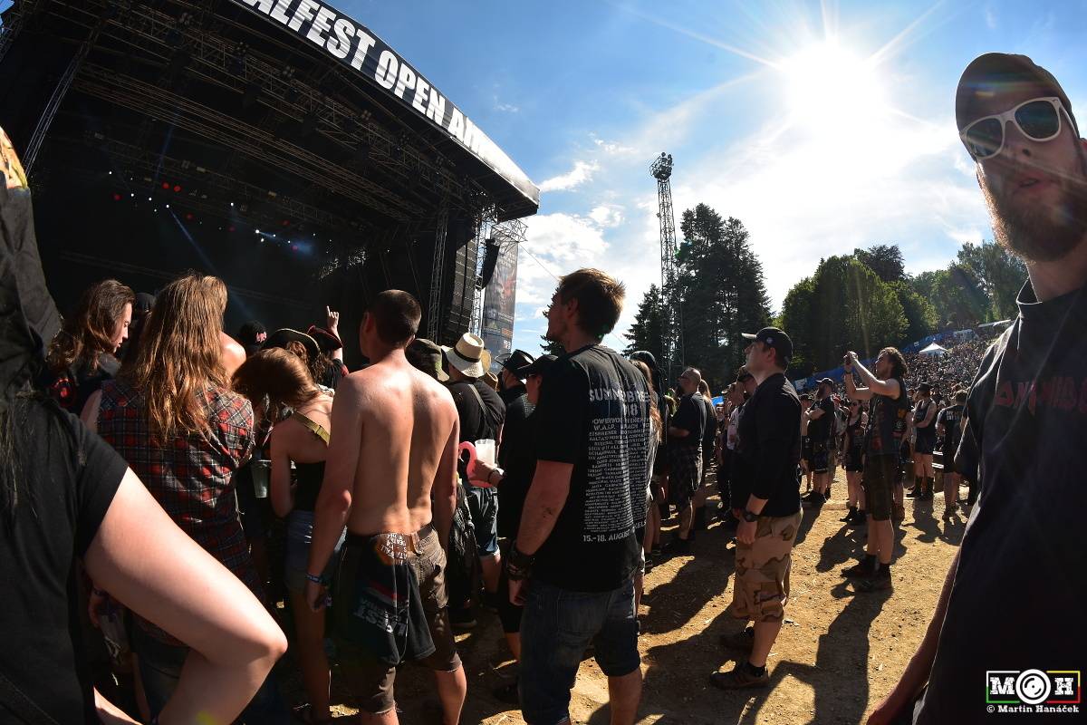 Metalfest v Plzni gradoval za pekelného počasí. Zahráli Arch Enemy, Almanac i Korpiklaani