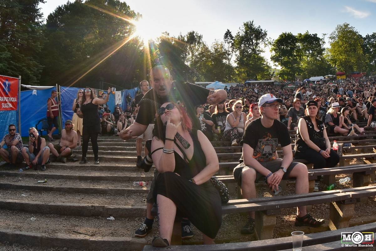 Metalfest v Plzni gradoval za pekelného počasí. Zahráli Arch Enemy, Almanac i Korpiklaani