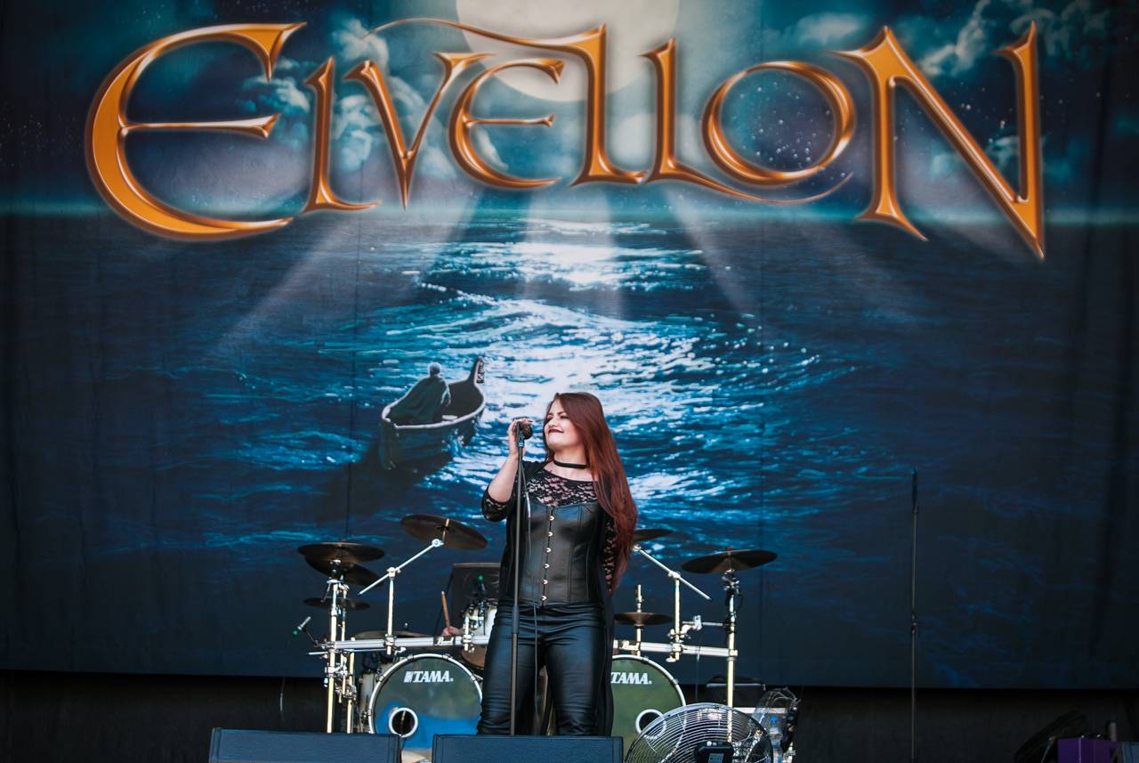 Další pohled na poslední den Metalfestu. Dee Snider připomněl Twisted Sister, vrcholem byli Arch Enemy