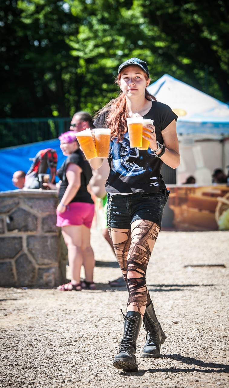 Další pohled na poslední den Metalfestu. Dee Snider připomněl Twisted Sister, vrcholem byli Arch Enemy