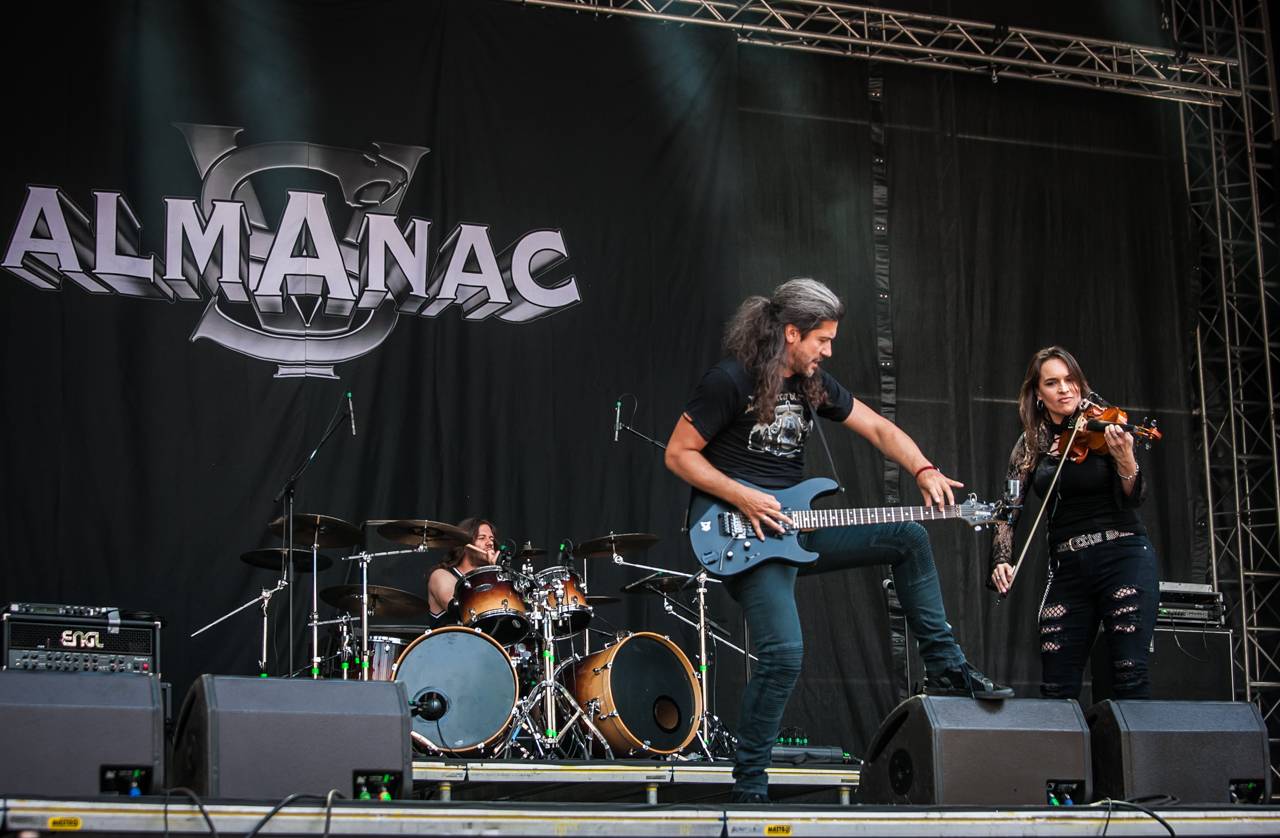 Další pohled na poslední den Metalfestu. Dee Snider připomněl Twisted Sister, vrcholem byli Arch Enemy