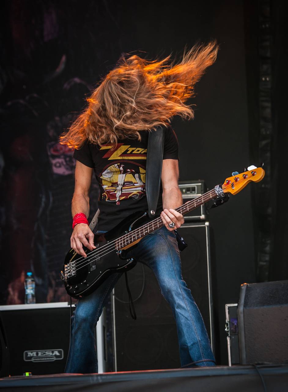 Další pohled na poslední den Metalfestu. Dee Snider připomněl Twisted Sister, vrcholem byli Arch Enemy