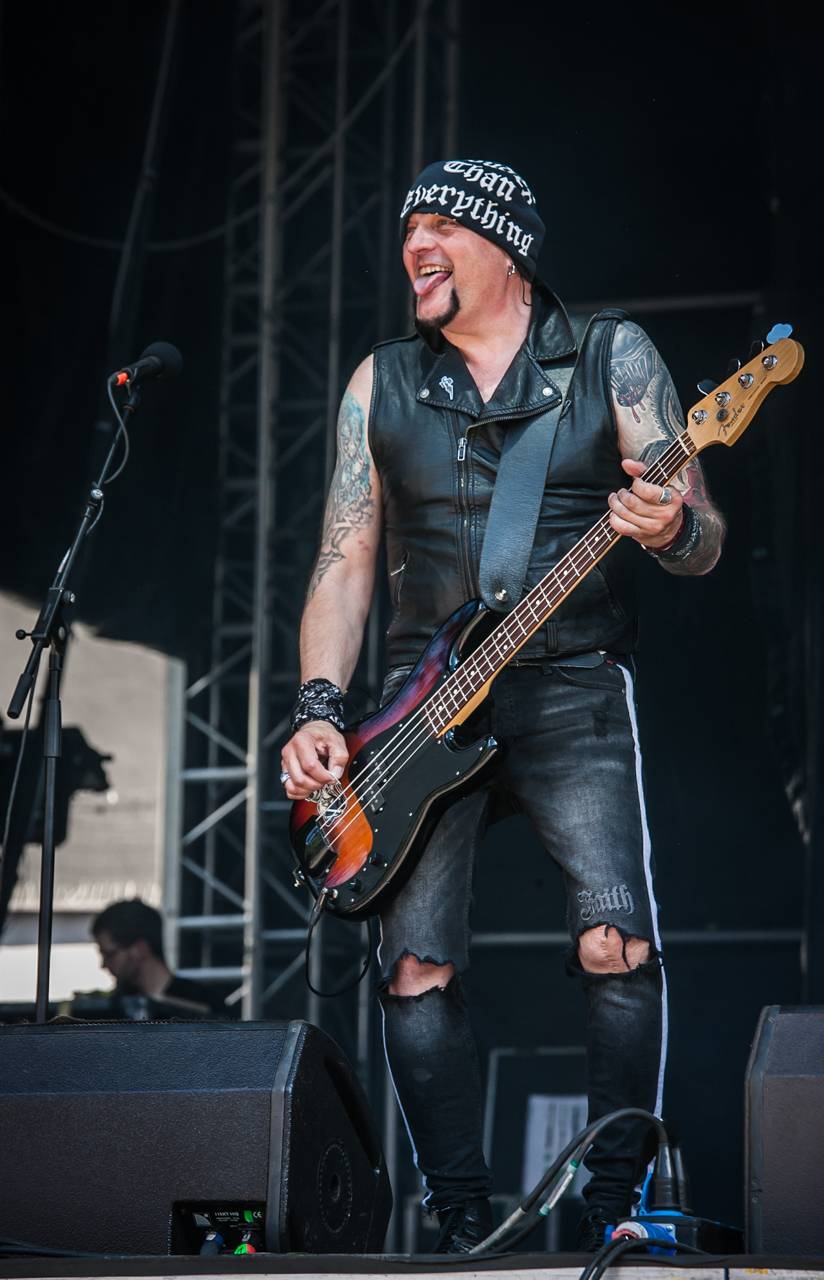 Další pohled na poslední den Metalfestu. Dee Snider připomněl Twisted Sister, vrcholem byli Arch Enemy