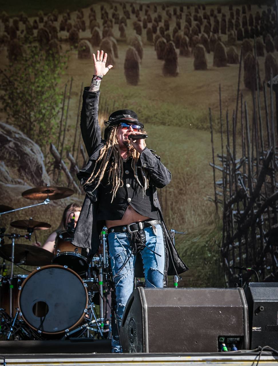 Další pohled na poslední den Metalfestu. Dee Snider připomněl Twisted Sister, vrcholem byli Arch Enemy