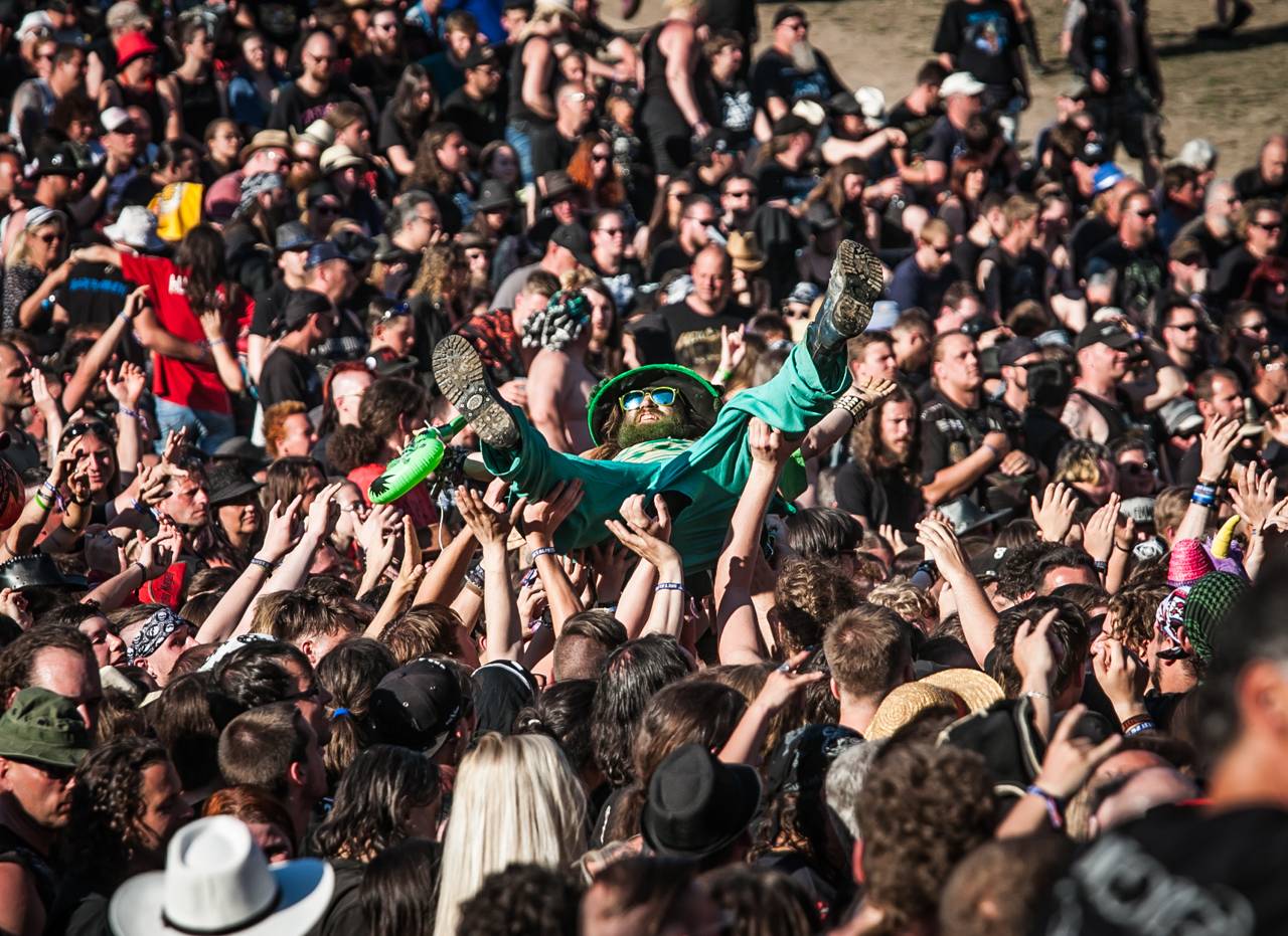Další pohled na poslední den Metalfestu. Dee Snider připomněl Twisted Sister, vrcholem byli Arch Enemy