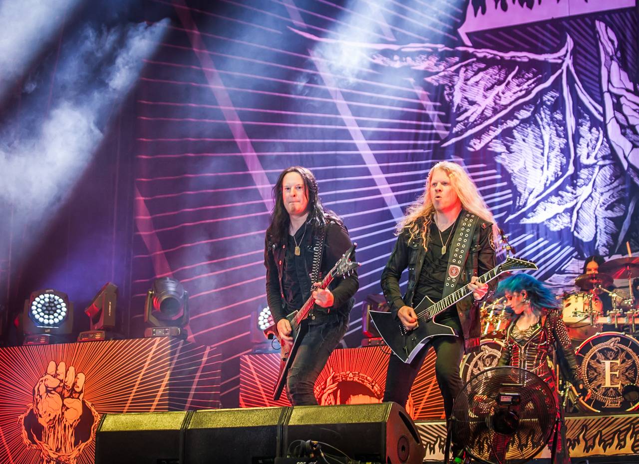 Další pohled na poslední den Metalfestu. Dee Snider připomněl Twisted Sister, vrcholem byli Arch Enemy
